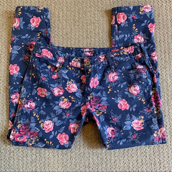 Arizona Jean Company Denim - Arizona Jean Co Floral Ankle Pants